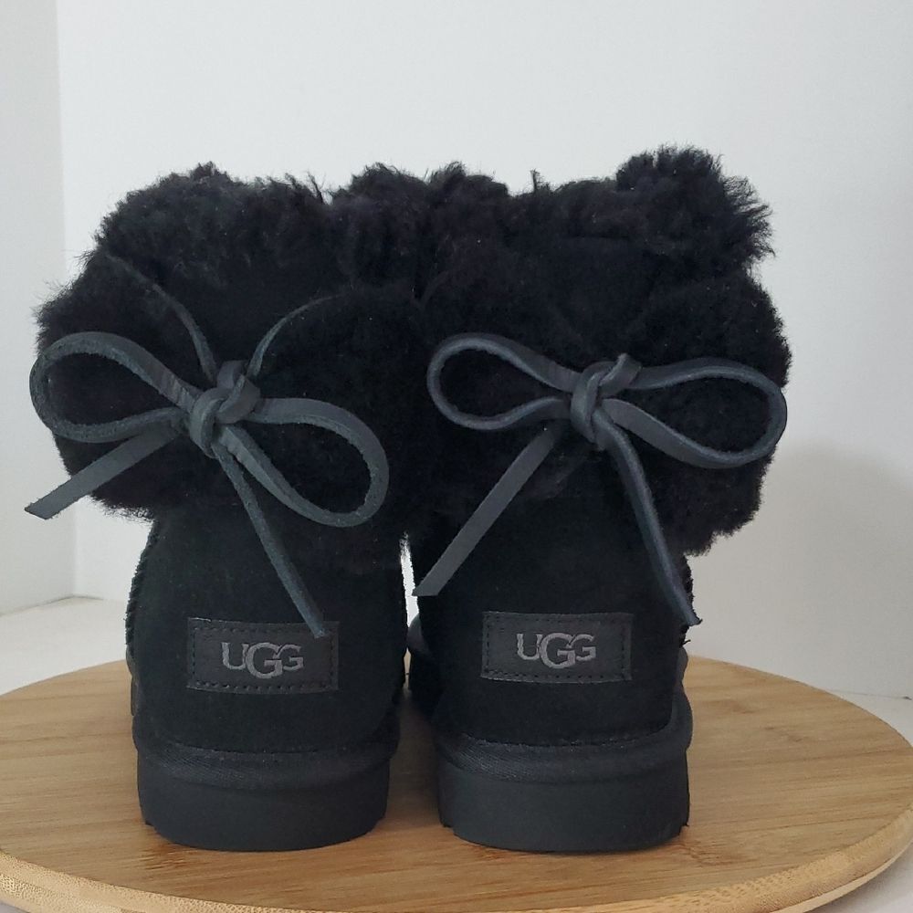 UGG Women's Classic Double Bow Mini Black Suede Ankle Boots Size 6 NWOT